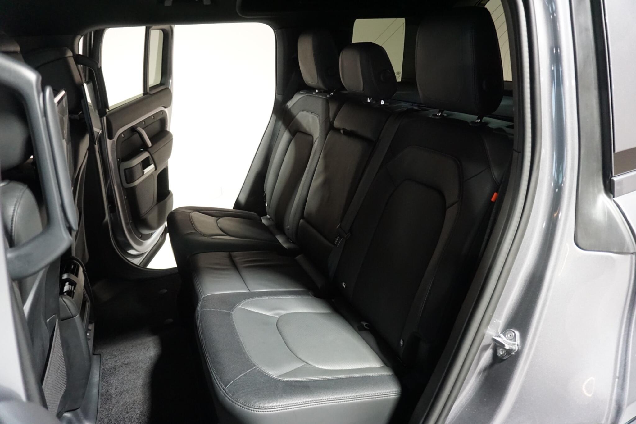 Land Rover Defender 110 2.0 P400e 15.4kWh X-Dynamic HSE SUV 5dr Petrol Plug-in Hybrid Auto 4WD Euro 6 (s/s) (404 ps)